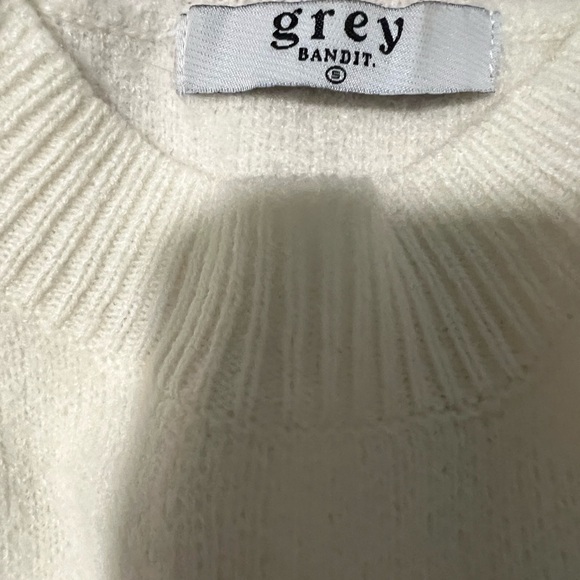 Grey Bandit sweater - Picture 2 of 2